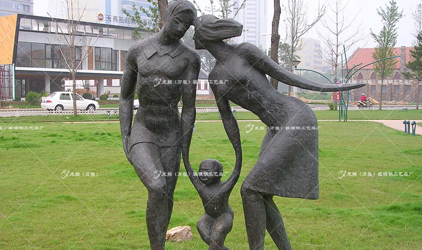 人物景觀雕塑怎樣設計才能更加生動？