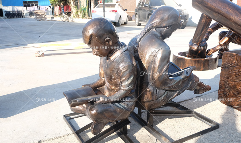 景觀雕塑制作設(shè)計包含哪些內(nèi)容？